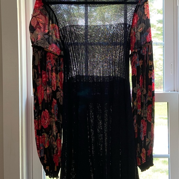 Free People Blue Shimmer Mini w. Floral Sleeves - Picture 8 of 9